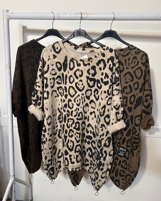 Lightweight Scuba Leopard Print Zip Hem Top
